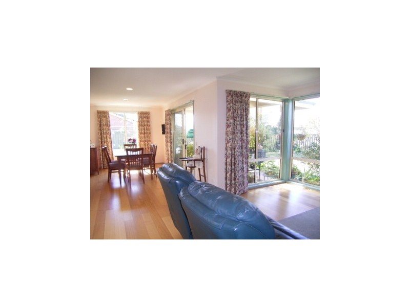 26 Jenny Wren Place, East Albury NSW 2640