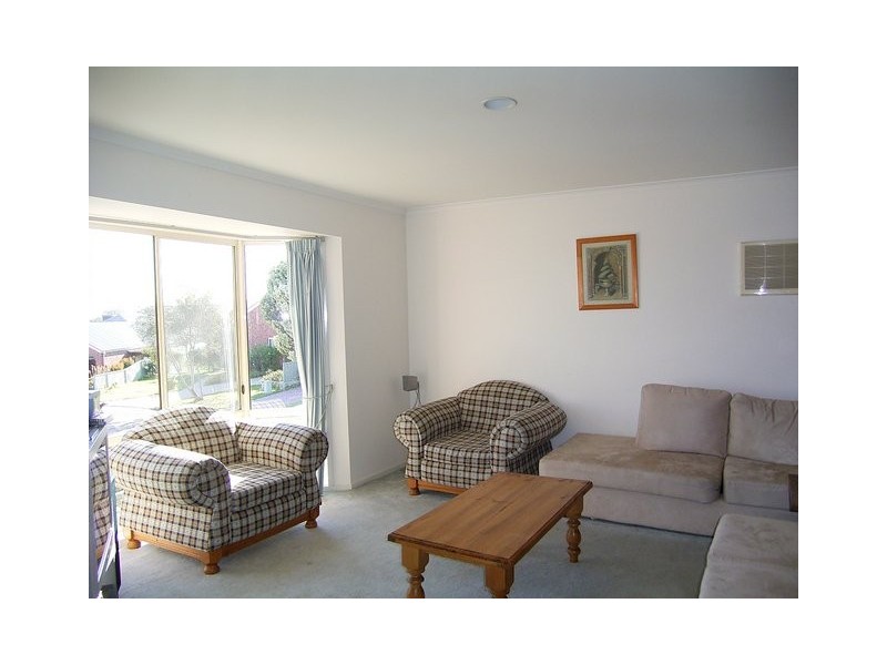 4 Dirru Court, Lavington NSW 2641