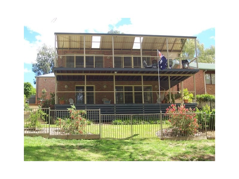 14 Talbot Crescent, Corowa NSW 2646