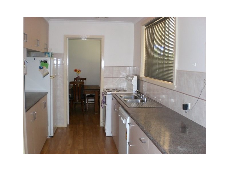 76 James Cook Avenue, Howlong NSW 2643