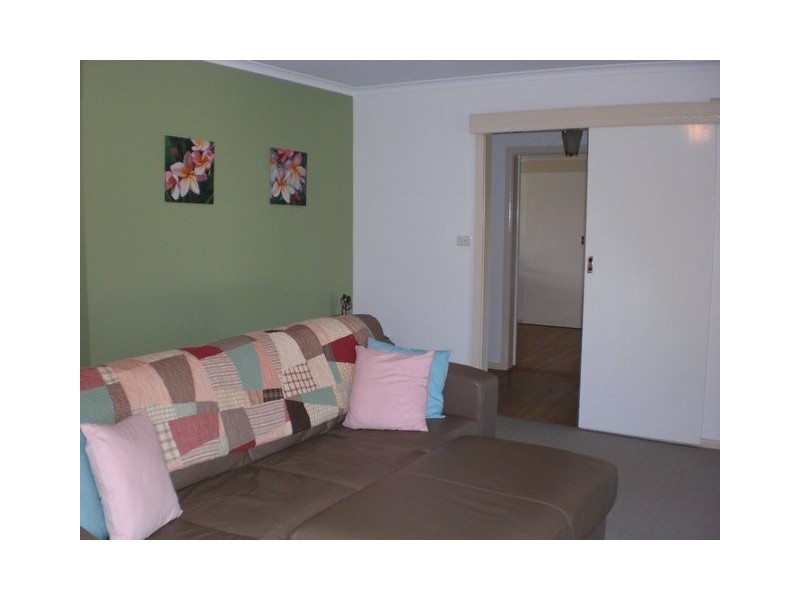 76 James Cook Avenue, Howlong NSW 2643