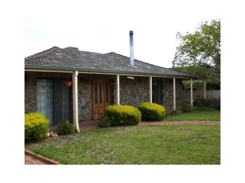 14 Kennedy Street, Howlong NSW 2643