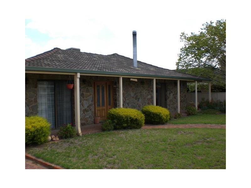 14 Kennedy Street, Howlong NSW 2643