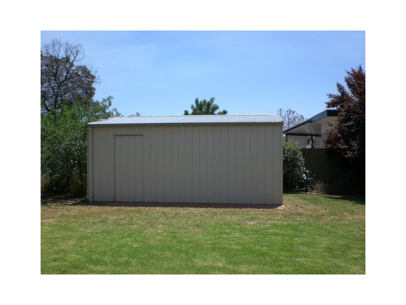 39 Larmer Street, Howlong NSW 2643