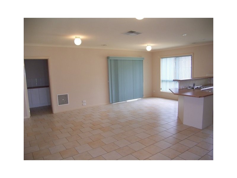 564 Daly Street, Lavington NSW 2641