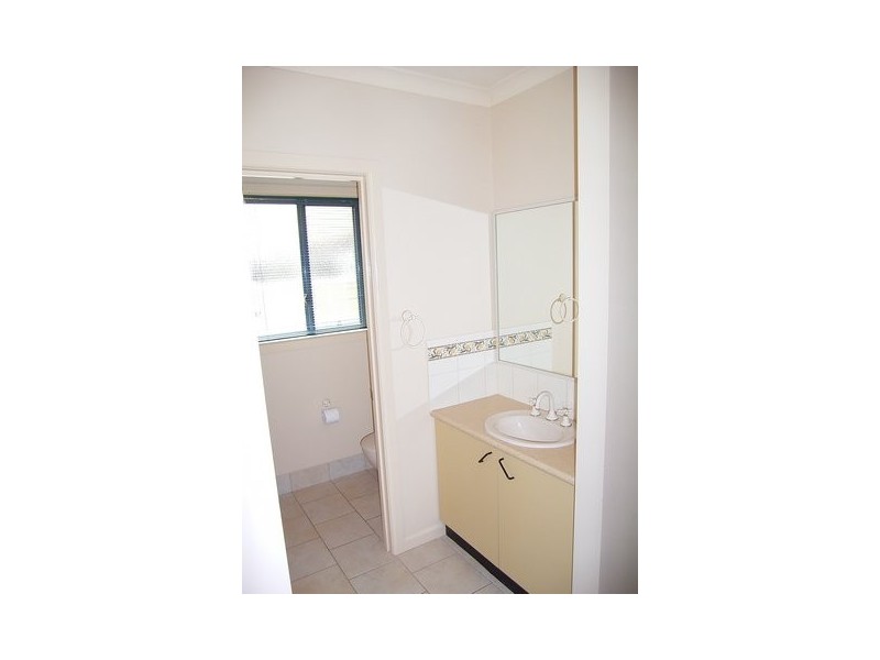 564 Daly Street, Lavington NSW 2641