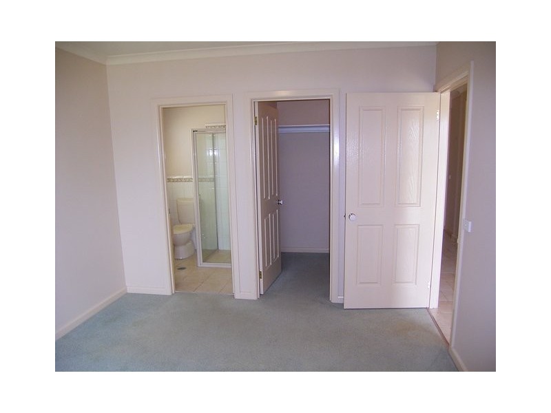 564 Daly Street, Lavington NSW 2641