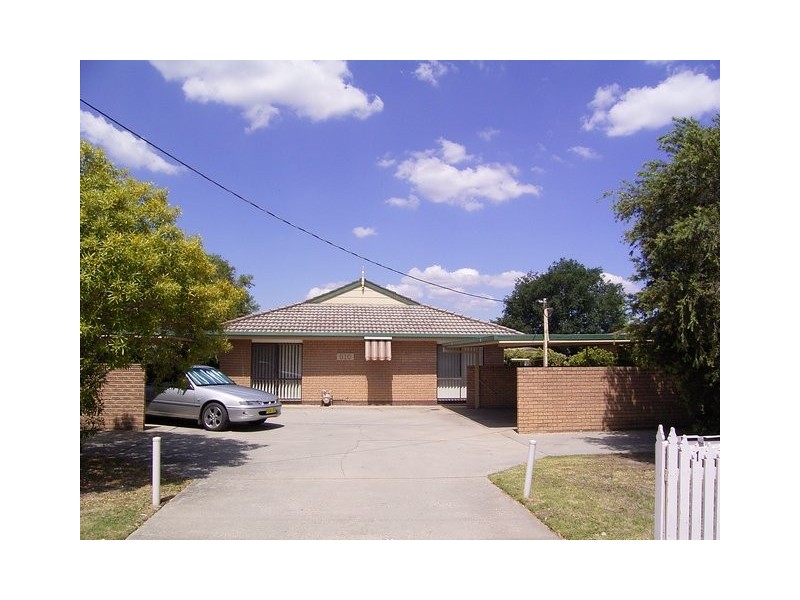 610 Kemp Street, Lavington NSW 2641