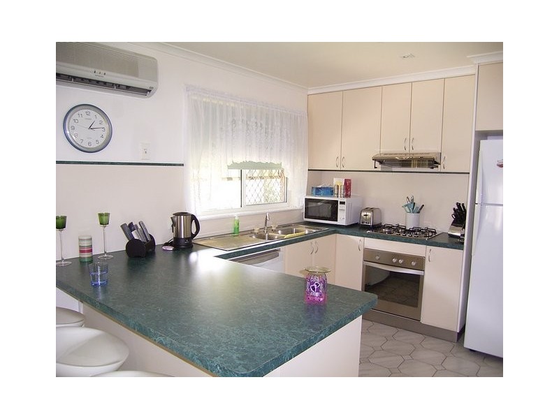 6 Owen Court, Lavington NSW 2641