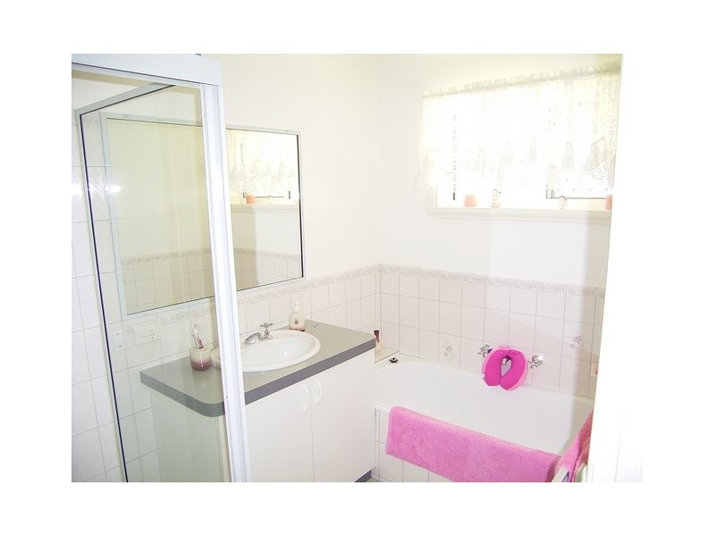 6 Owen Court, Lavington NSW 2641