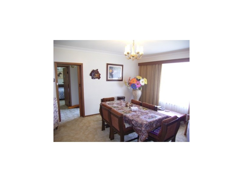 1102 Albetta Crescent, North Albury NSW 2640