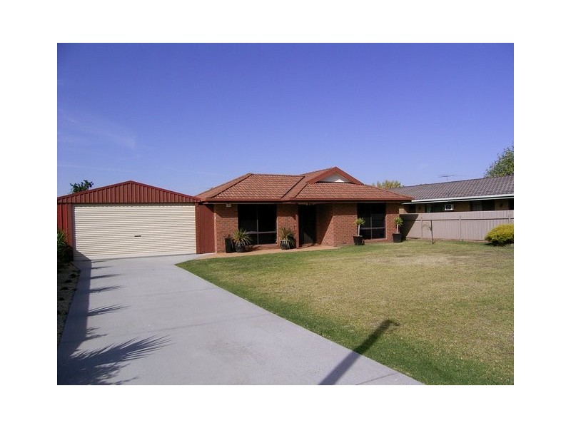 533 Schaefer Street, Lavington NSW 2641