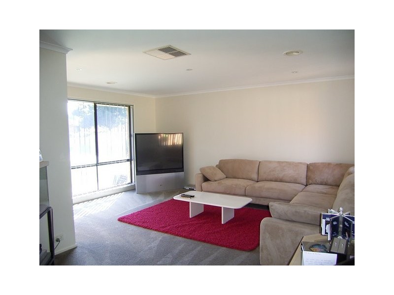 533 Schaefer Street, Lavington NSW 2641