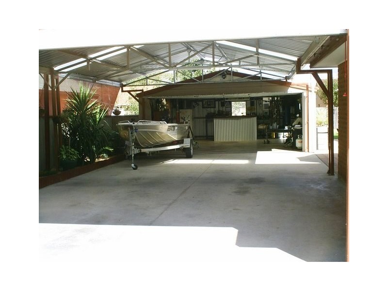 533 Schaefer Street, Lavington NSW 2641