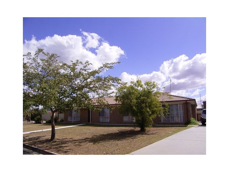 30 Neptune Drive, Lavington NSW 2641