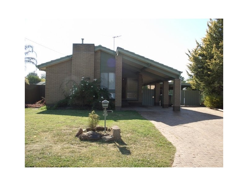 430 English Avenue, Lavington NSW 2641