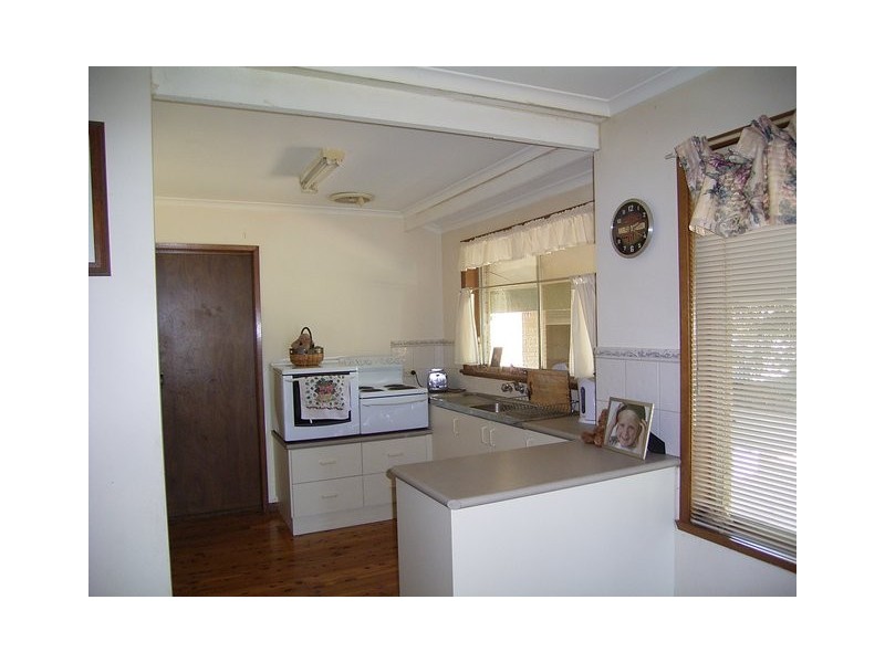 430 English Avenue, Lavington NSW 2641