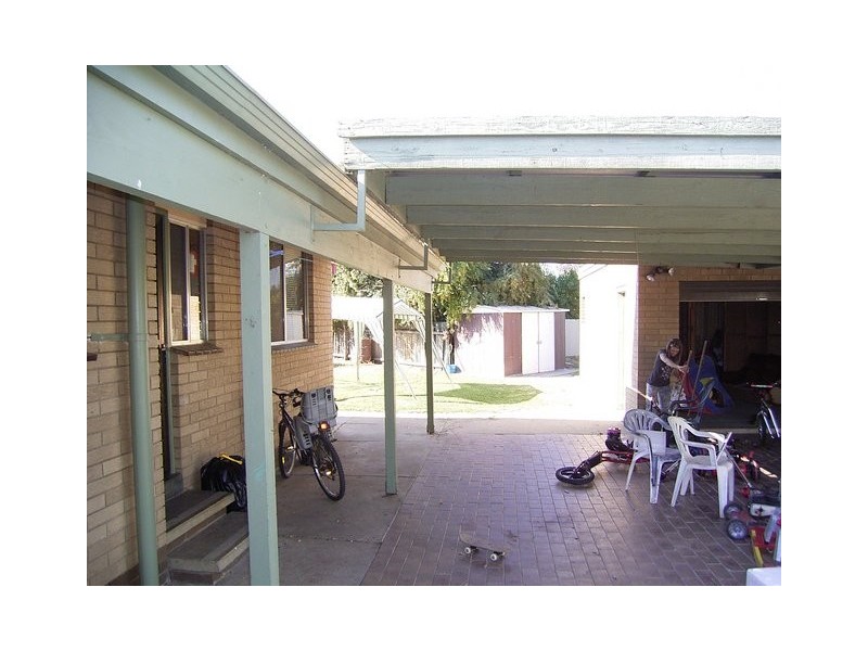 430 English Avenue, Lavington NSW 2641