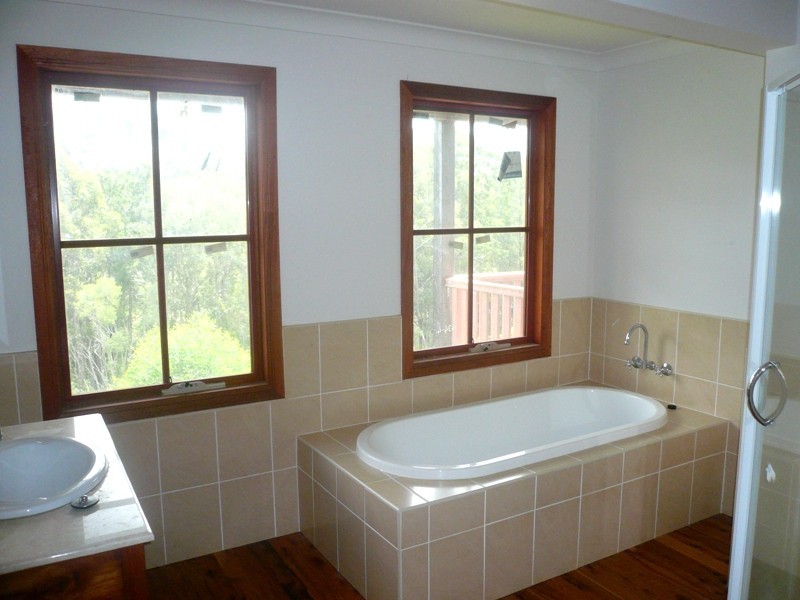 20 Forest Road, Cashmere QLD 4500