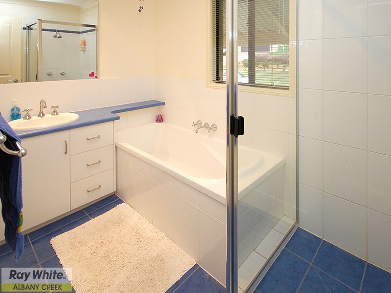 1 Bassino Court, Eatons Hill QLD 4037