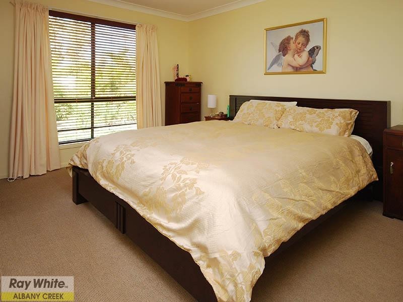17 Ken Duncombe Drive, Cashmere QLD 4500