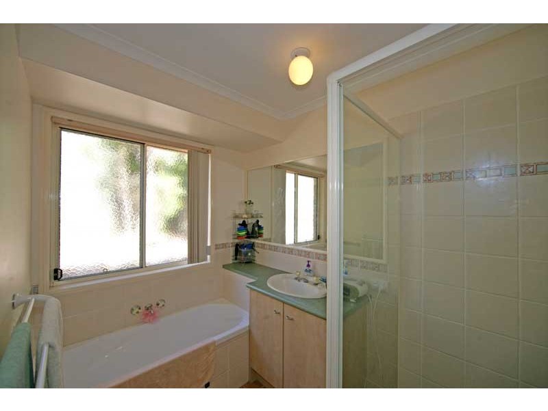 7 Candella Court, Eatons Hill QLD 4037