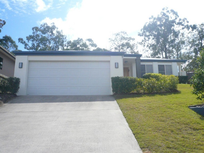 5 Fee Place, Eatons Hill QLD 4037