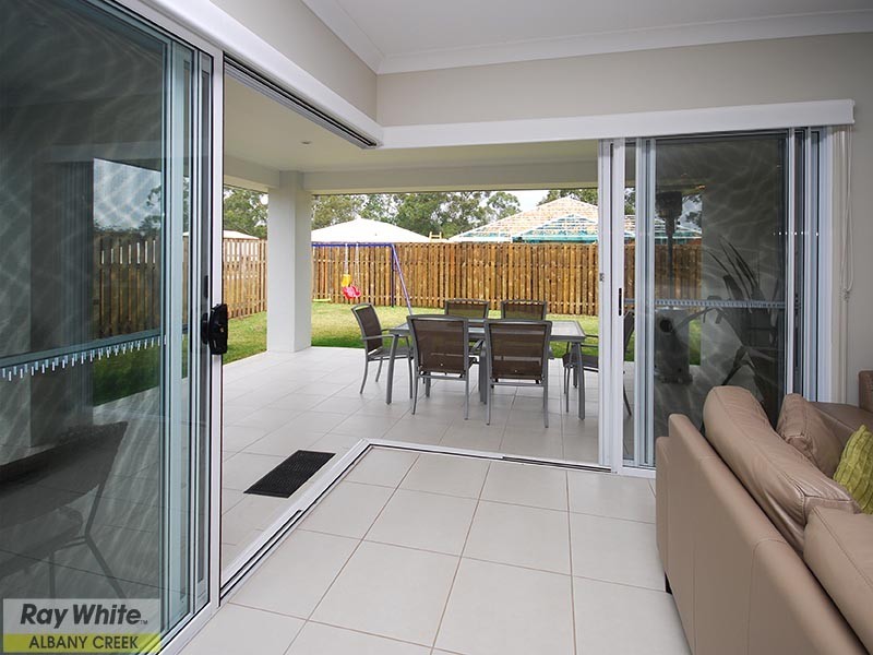 3 Bend Court, Eatons Hill QLD 4037