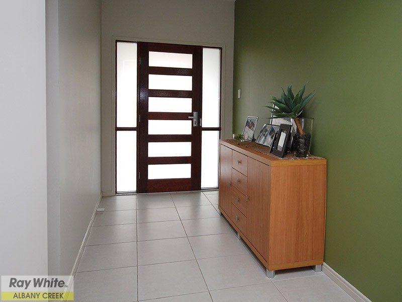 3 Bend Court, Eatons Hill QLD 4037