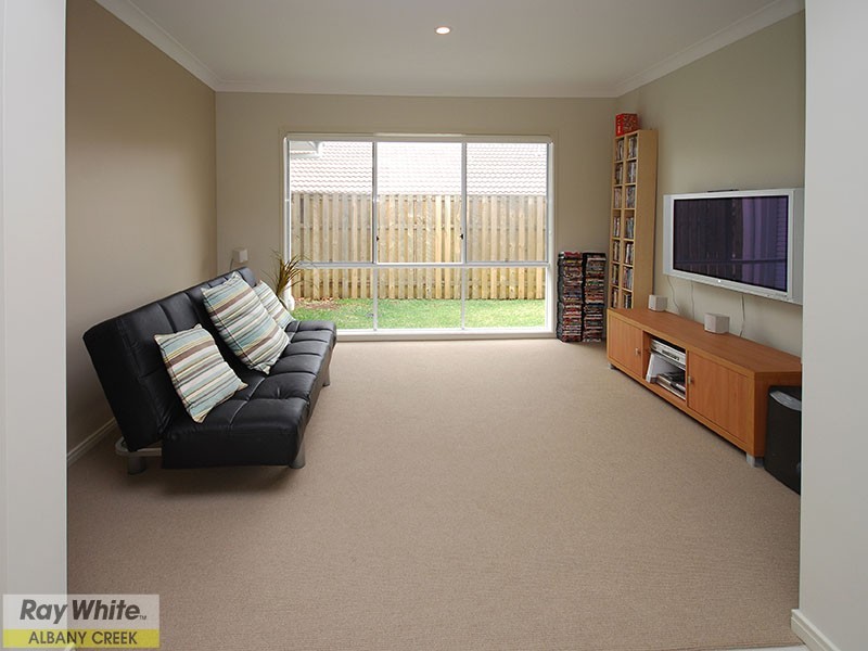 3 Bend Court, Eatons Hill QLD 4037