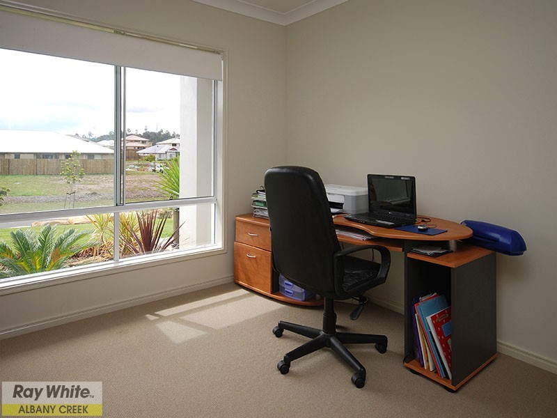 3 Bend Court, Eatons Hill QLD 4037