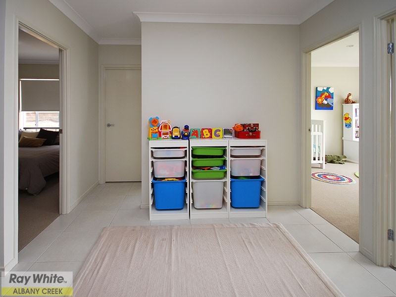 3 Bend Court, Eatons Hill QLD 4037