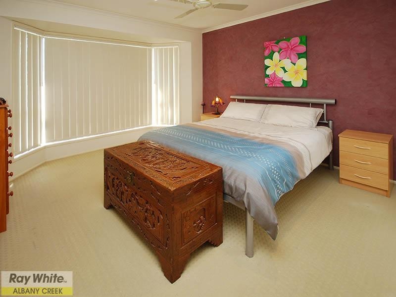 7 Atoll Crescent, Eatons Hill QLD 4037