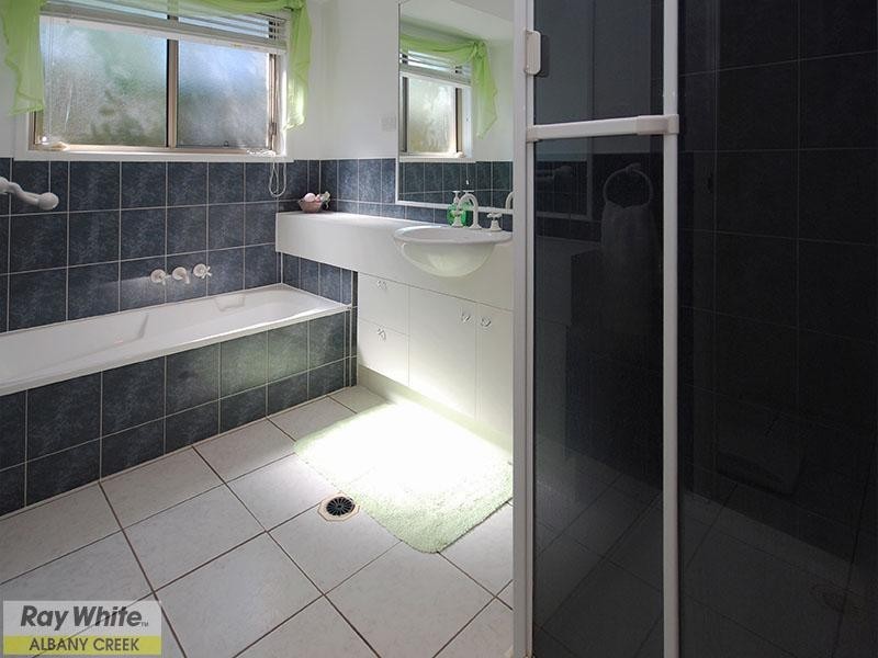 7 Atoll Crescent, Eatons Hill QLD 4037