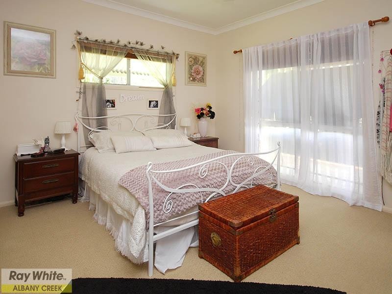 62 Saraband Drive, Eatons Hill QLD 4037