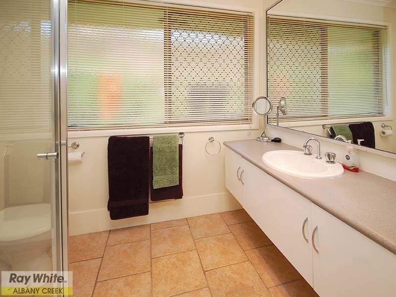 10 Oedipus Court, Eatons Hill QLD 4037