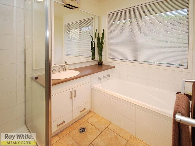 10 Oedipus Court, Eatons Hill QLD 4037