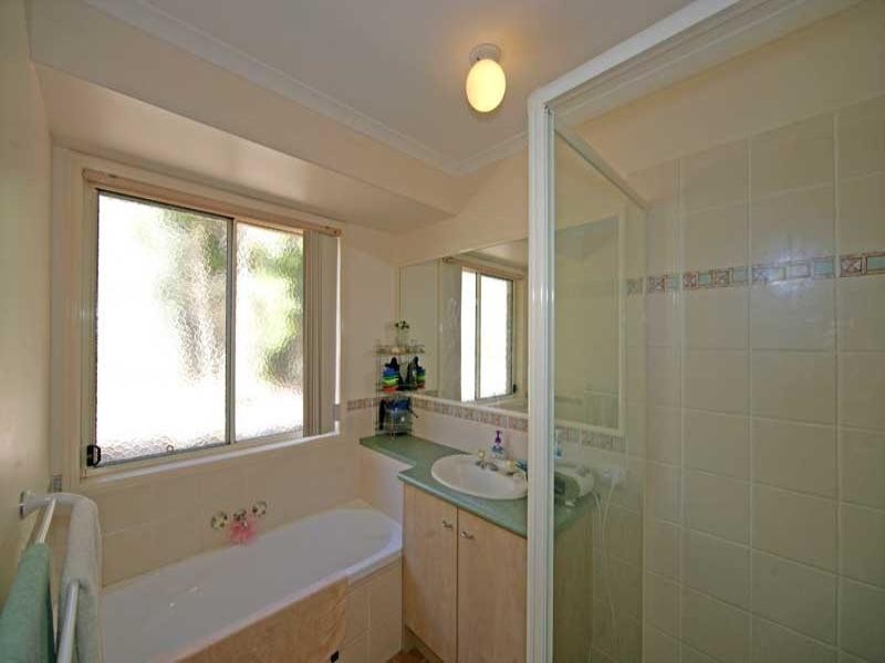 7 Candella Court, Eatons Hill QLD 4037