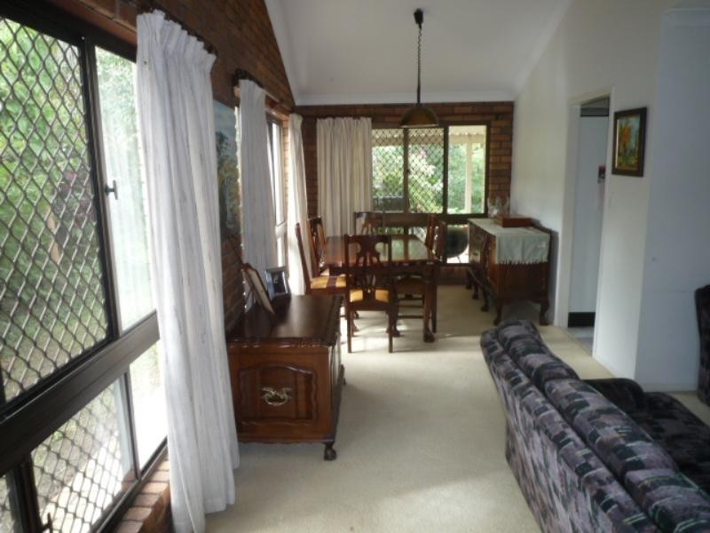 8 Kingfisher Street, Albany Creek QLD 4035