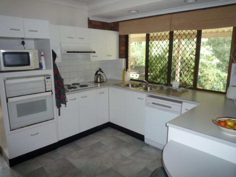 8 Kingfisher Street, Albany Creek QLD 4035