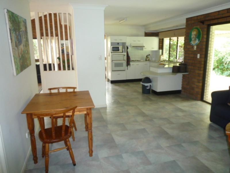 8 Kingfisher Street, Albany Creek QLD 4035