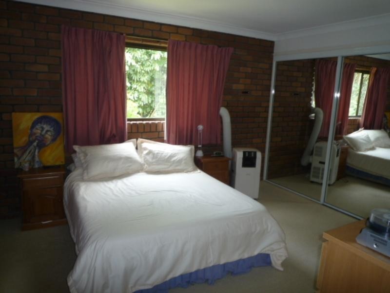 8 Kingfisher Street, Albany Creek QLD 4035