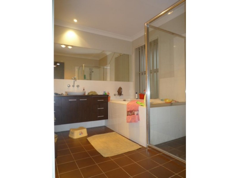 Eatons Hill QLD 4037