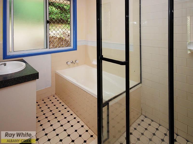 6 Seaforth Close, Albany Creek QLD 4035