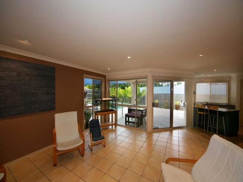 6 Altissimo Court, Eatons Hill QLD 4037