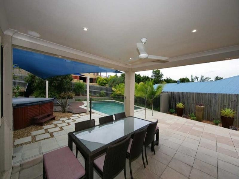 6 Altissimo Court, Eatons Hill QLD 4037