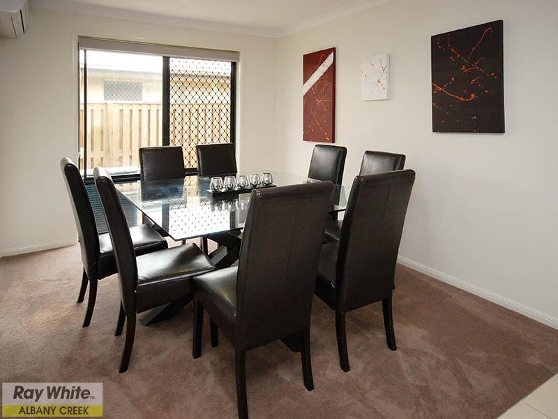 12 Crossing Drive, Eatons Hill QLD 4037