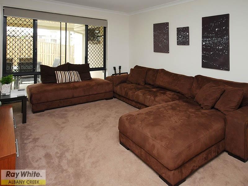 12 Crossing Drive, Eatons Hill QLD 4037