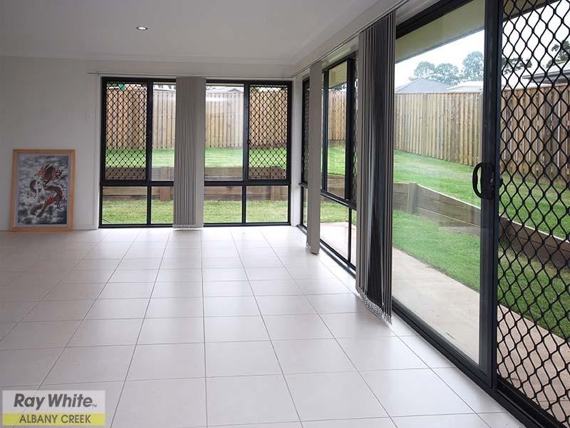 12 Crossing Drive, Eatons Hill QLD 4037