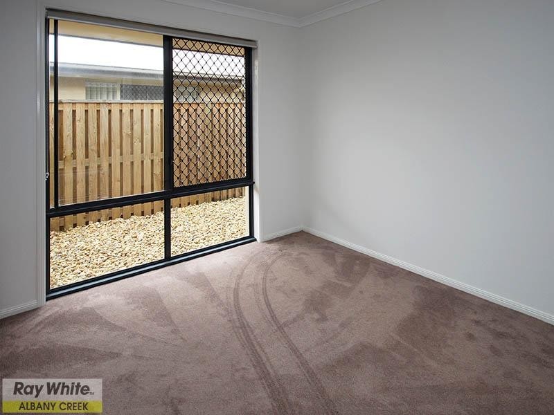 12 Crossing Drive, Eatons Hill QLD 4037